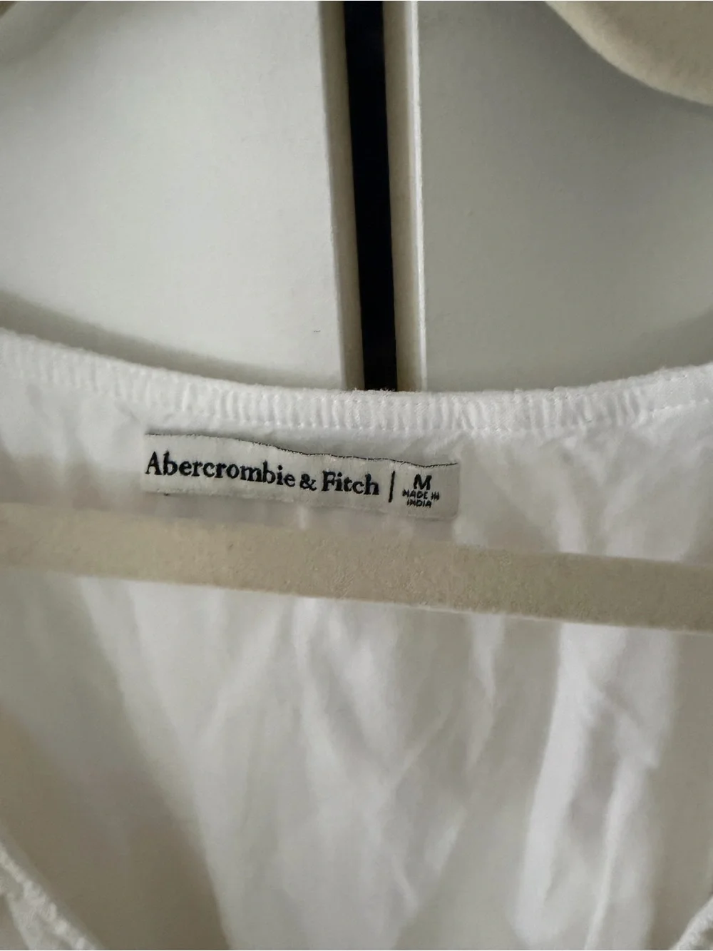 Abercrombie & Fitch lightweight white